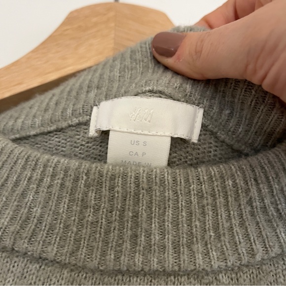 Sage H&M Sweater - Picture 4 of 5